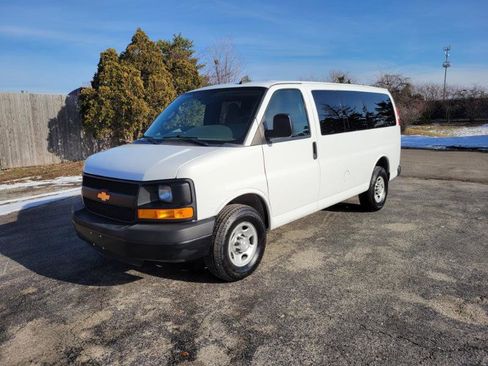 Used 2016 Chevrolet Express 2500 LS image 9