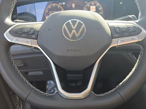 New 2026 Volkswagen Tiguan SE image 21