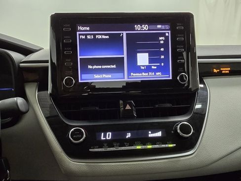Used 2020 Toyota Corolla LE FWD image 26