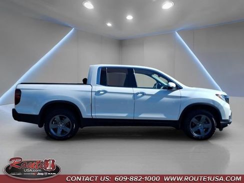 Used 2023 Honda Ridgeline RTL-E image 2