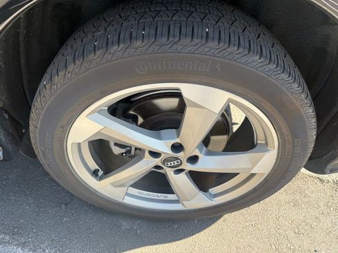 Used 2020 Audi Q5 2.0T Titanium Premium Plus w/ Premium Plus Package image 12