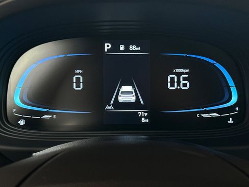 New 2026 Hyundai Venue SEL FWD image 32