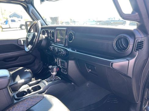 Used 2022 Jeep Wrangler Unlimited Sahara image 24