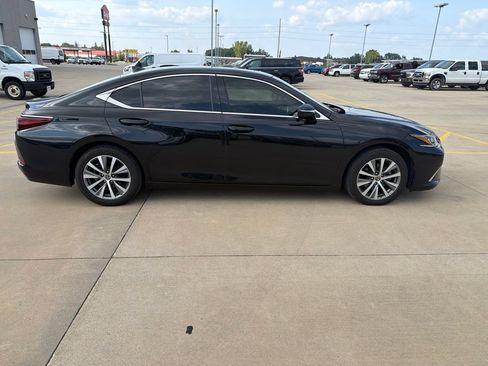 Used 2021 Lexus ES 350 w/ Premium Package FWD image 2