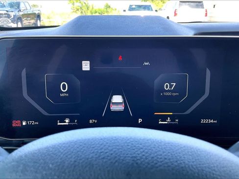 Certified 2025 Kia Carnival SX Prestige FWD image 26