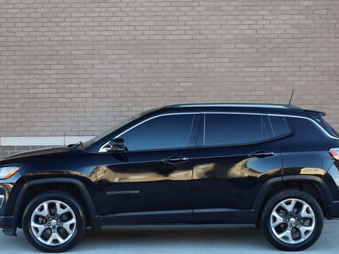 Used 2018 Jeep Compass Limited AWD/4WD image 2