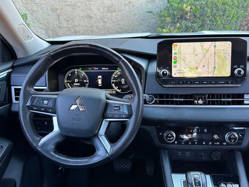 Used 2023 Mitsubishi Outlander SEL AWD/4WD image 26