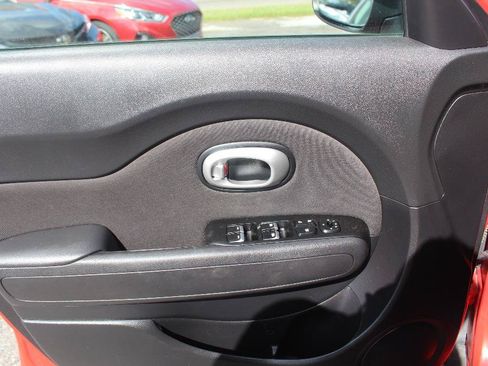 Used 2019 Kia Soul + FWD image 9