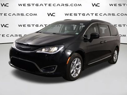 Used 2018 Chrysler Pacifica Touring-L Plus w/ Tire & Wheel Group