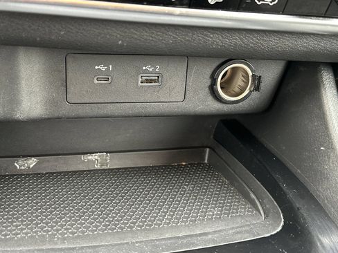 Used 2023 Nissan Rogue SV FWD image 34
