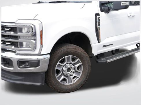 Used 2024 Ford F350 Lariat AWD/4WD image 28