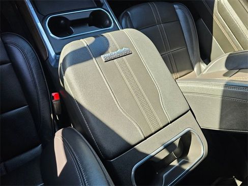 Used 2024 Chevrolet Silverado 3500 High Country w/ High Country Premium Package image 25