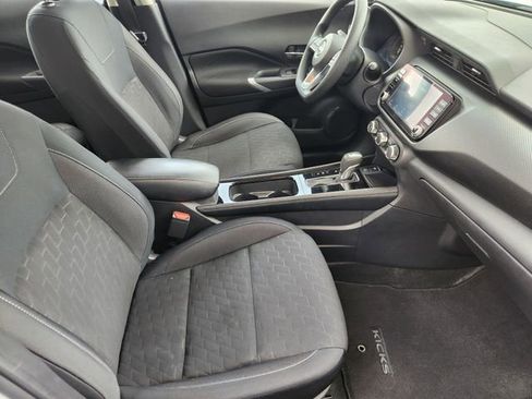 Used 2024 Nissan Kicks SV FWD image 10