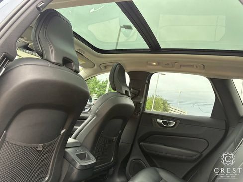 Used 2025 Volvo XC60 B5 Core AWD/4WD image 35