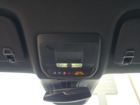 Used 2024 Chevrolet Blazer EV LT AWD/4WD image 25