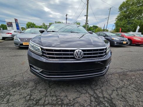 Used 2017 Volkswagen Passat 1.8T SEL Premium FWD image 8