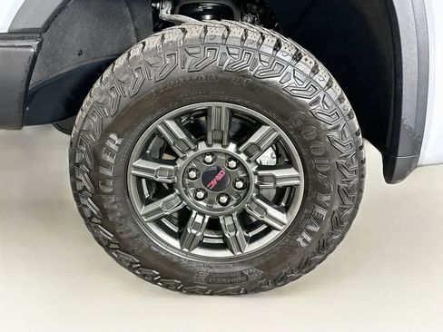 Used 2024 GMC Sierra 1500 AT4X AWD/4WD image 8