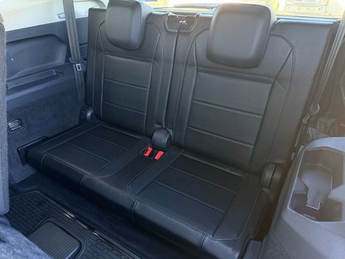 Used 2019 Volkswagen Tiguan SE image 14