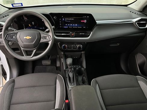 Used 2025 Chevrolet TrailBlazer LT image 12