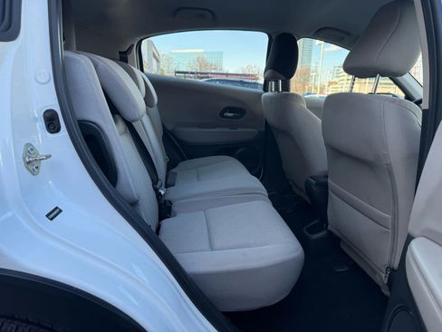 Used 2016 Honda HR-V LX image 28