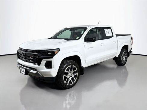 Used 2023 Chevrolet Colorado Z71 w/ Z71 Convenience Package 2 AWD/4WD image 5