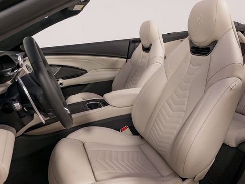 Used 2024 Maserati GranCabrio Trofeo image 24