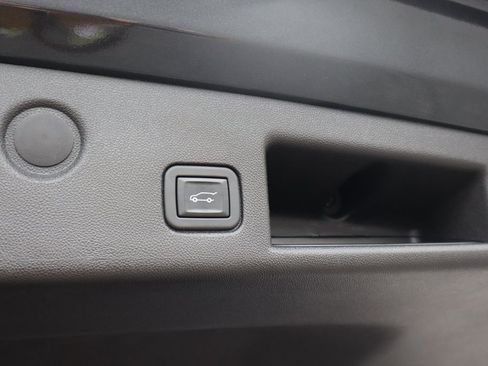 Used 2023 Chevrolet Equinox LT image 20