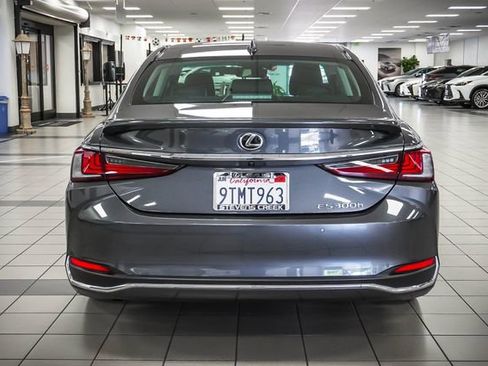 Certified 2025 Lexus ES 300h w/ Luxury Package FWD image 7