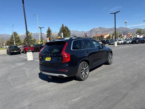 Used 2017 Volvo XC90 T6 Momentum w/ Vision Package AWD/4WD image 5