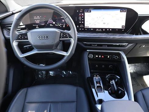 Used 2025 Audi Q5 Premium w/ Convenience Package AWD/4WD image 22