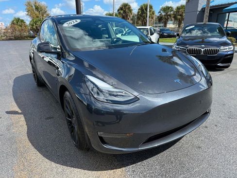 Used 2024 Tesla Model Y Long Range image 3