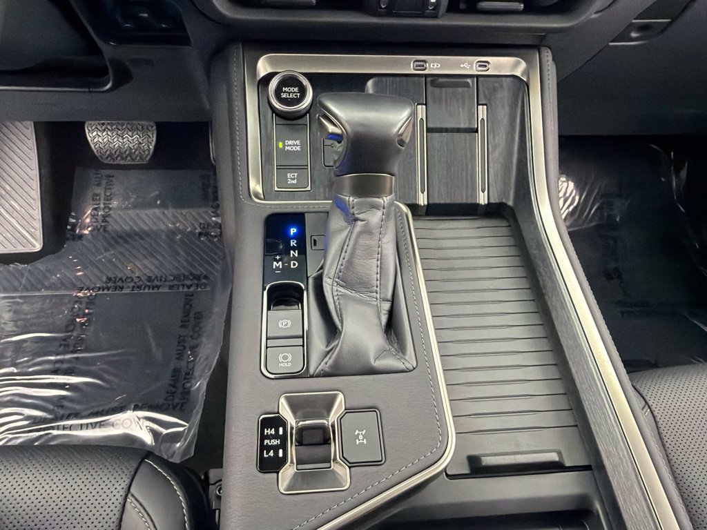 Used 2025 Lexus GX 550 AWD/4WD image 17