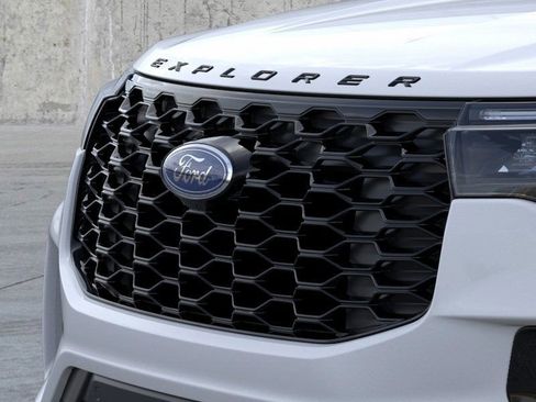 New 2026 Ford Explorer ST-Line w/ ST-Line Street Pack AWD/4WD image 13