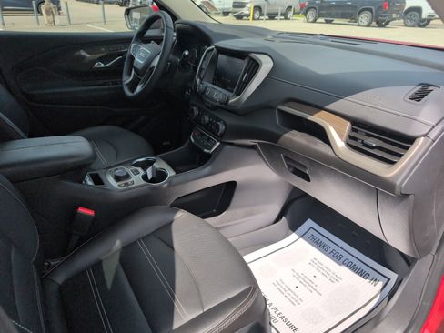 Used 2024 GMC Terrain Denali w/ Denali Premium Package image 10