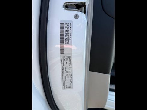 Used 2023 Chrysler Pacifica Touring-L FWD image 28