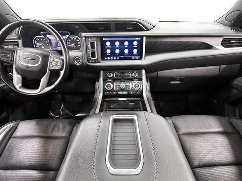 Used 2021 GMC Yukon XL Denali w/ Denali Premium Package AWD/4WD image 3