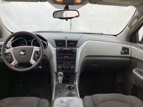 Used 2009 Chevrolet Traverse LS FWD image 16