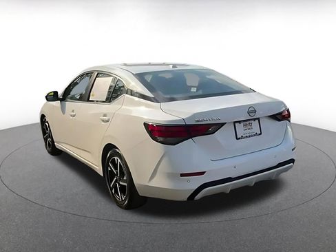 Used 2025 Nissan Sentra SV FWD image 11