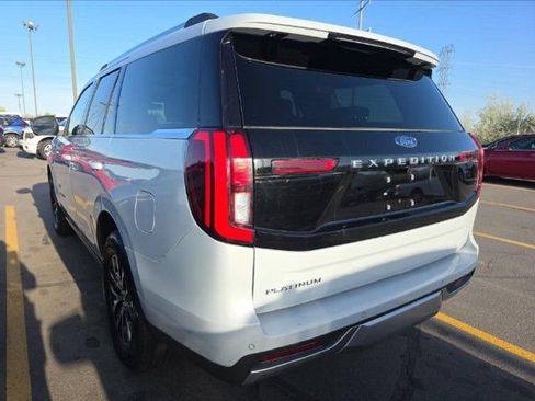 Used 2025 Ford Expedition Platinum AWD/4WD image 4