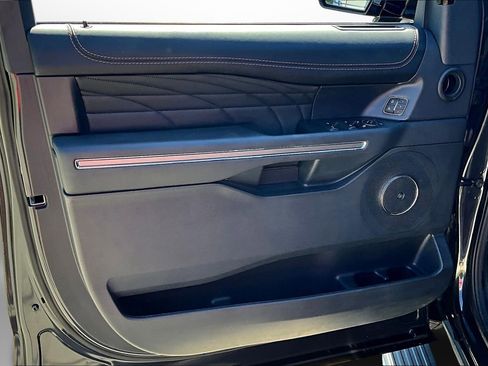 Used 2024 Ford Expedition Max Platinum image 26