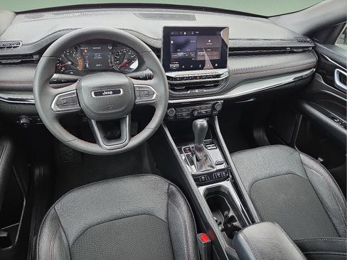 Used 2024 Jeep Compass Trailhawk AWD/4WD image 11