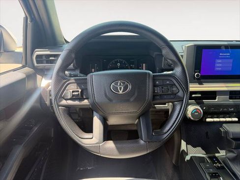 Certified 2025 Toyota Tacoma SR5 AWD/4WD image 12