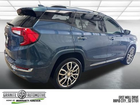 Used 2024 GMC Terrain Denali w/ Denali Premium Package AWD/4WD image 5