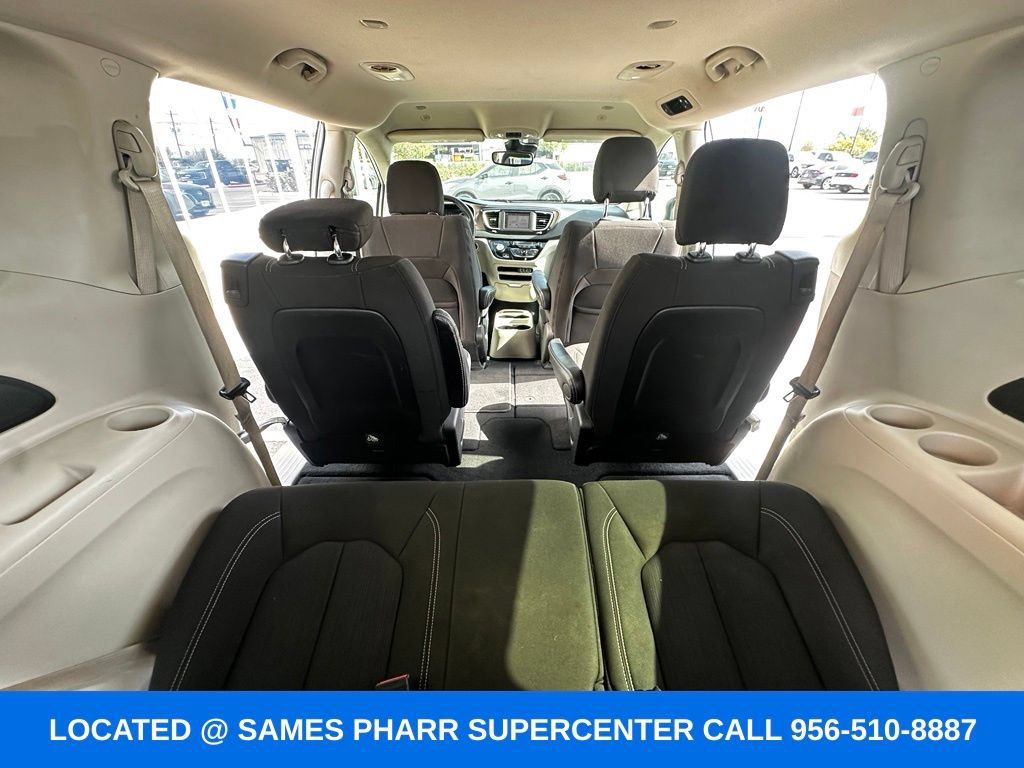 Used 2023 Chrysler Voyager LX FWD image 21