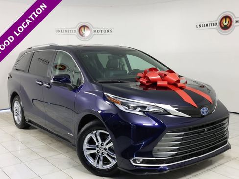 Used 2021 Toyota Sienna Platinum image 1