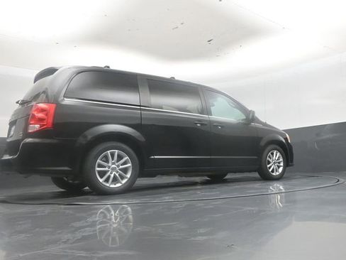 Used 2019 Dodge Grand Caravan SXT FWD image 39