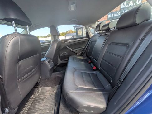 Used 2017 Volkswagen Passat 1.8T R-Line FWD image 30
