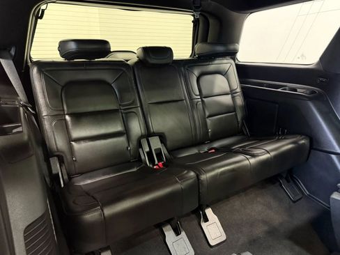 Used 2018 Lincoln Navigator Select image 33