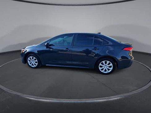Used 2025 Toyota Corolla LE FWD image 5
