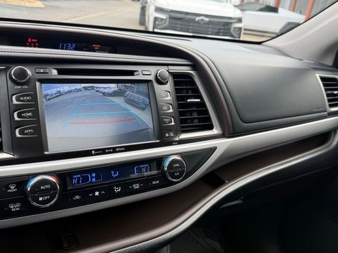 Used 2017 Toyota Highlander XLE image 41